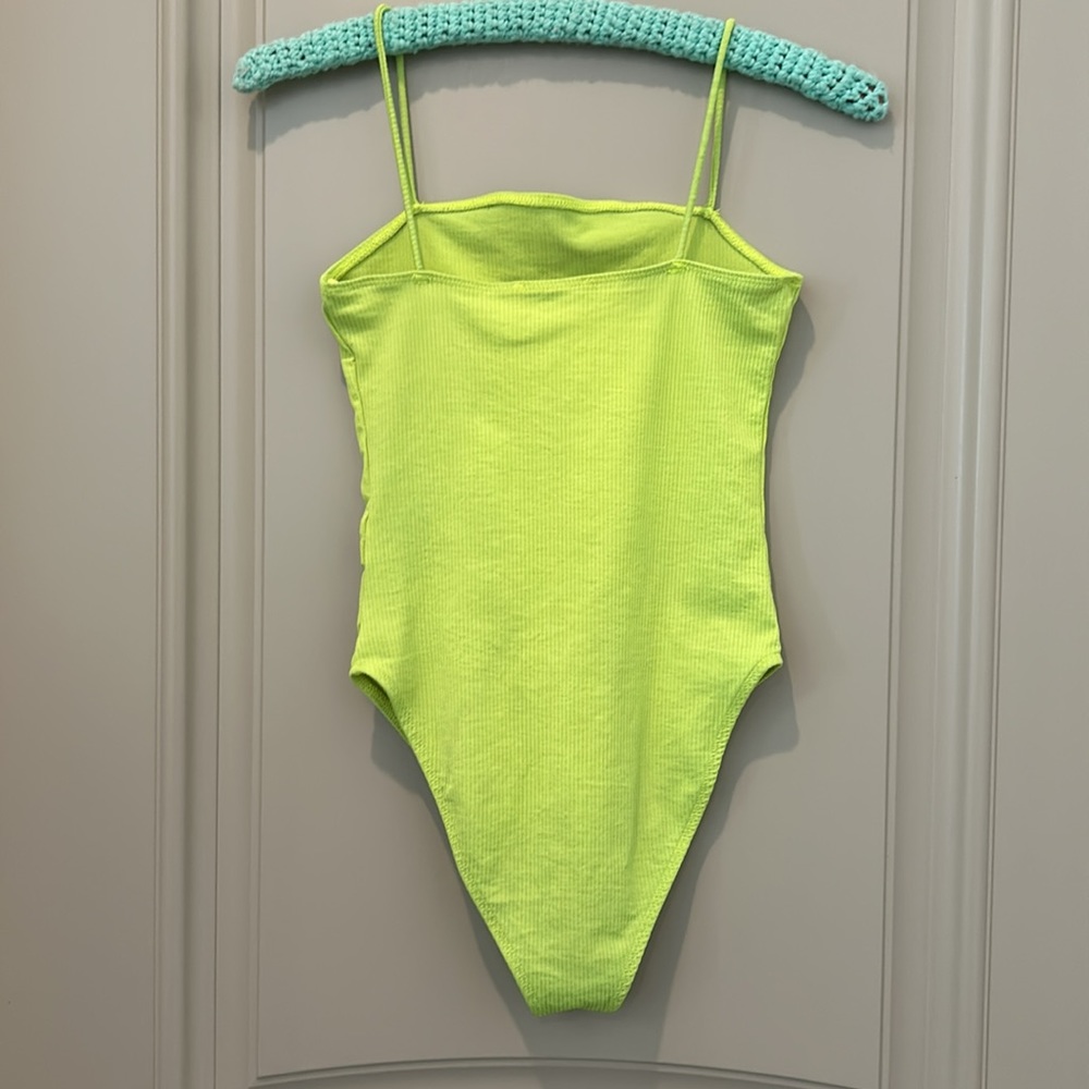 Zara Ribbed Bodysuit - Picture 4 of 4